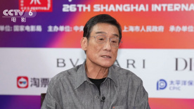 美女扒开腿露内裤免费看